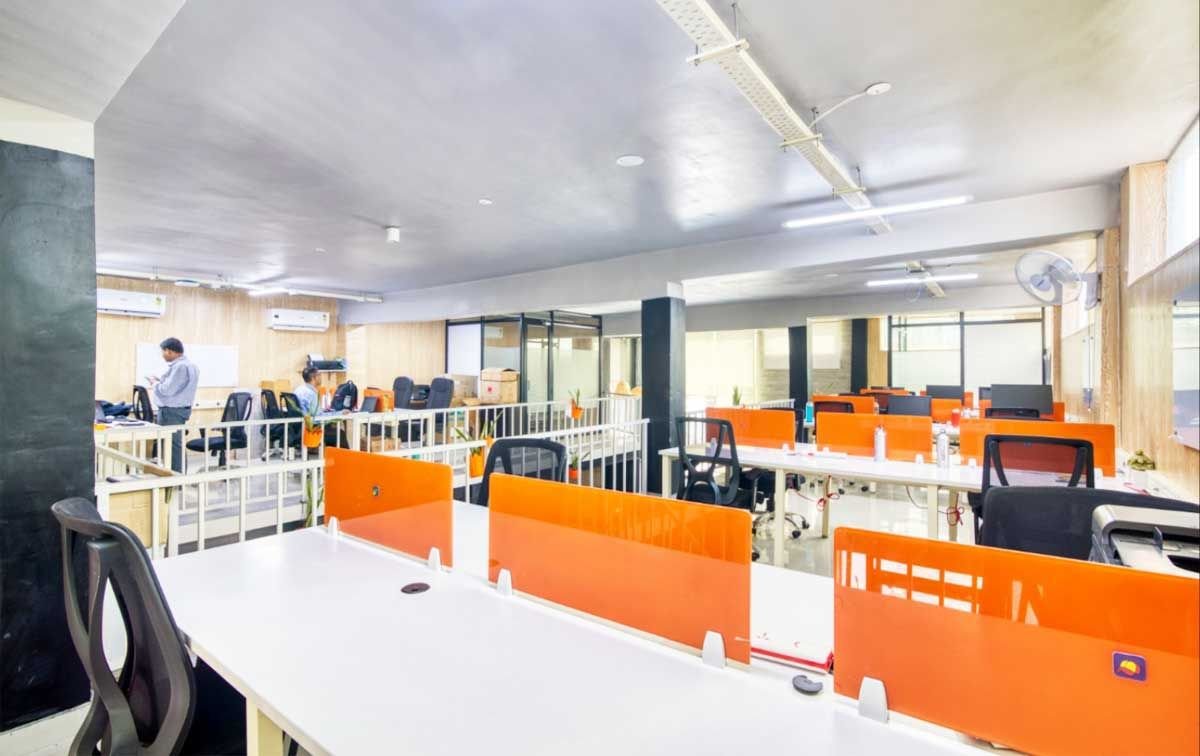 Desks_at_the_Unit_resized.jpeg